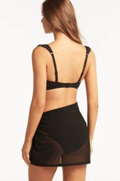 Essentials Short Mesh Wrap