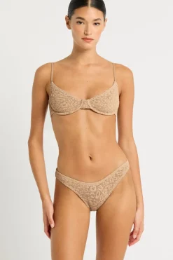 Sign Brief Leopard